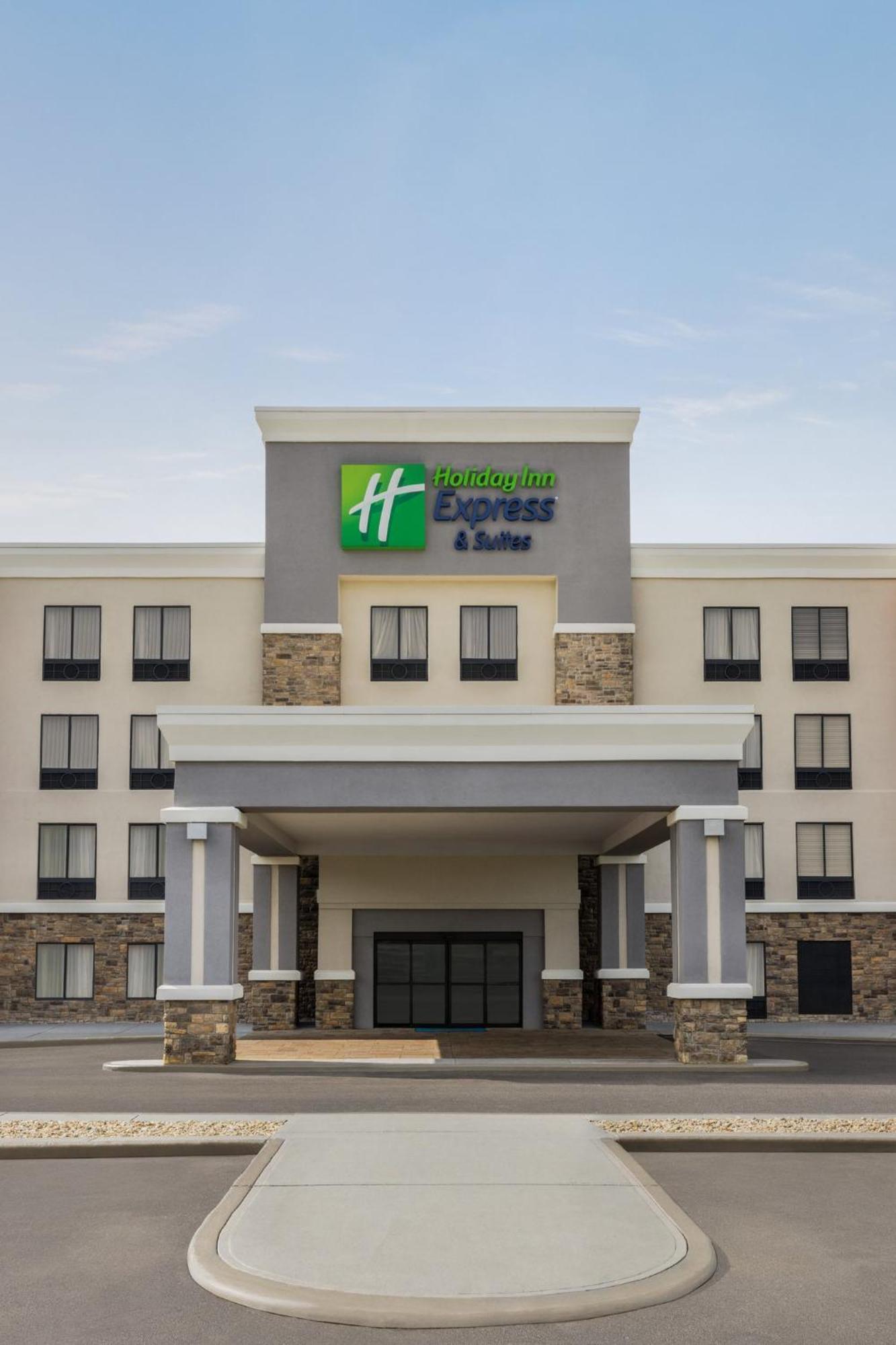 Express & W - Airport Area By Ihg 3*