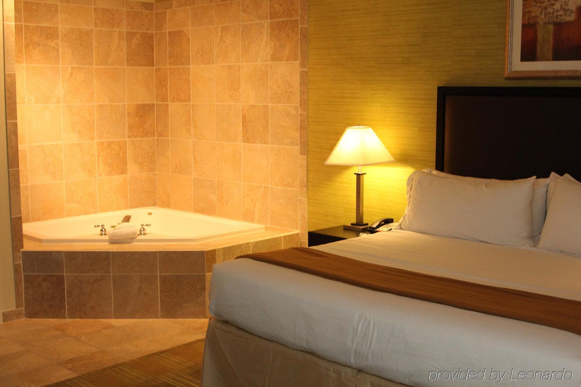 Hotel Express & W - Airport Area By Ihg Indianápolis