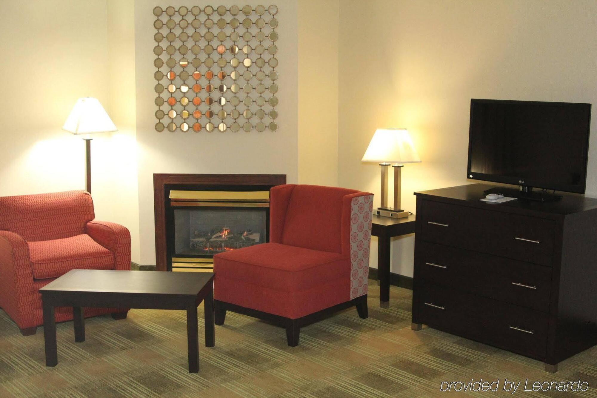 Express & W - Airport Area By Ihg Hotel Indianápolis