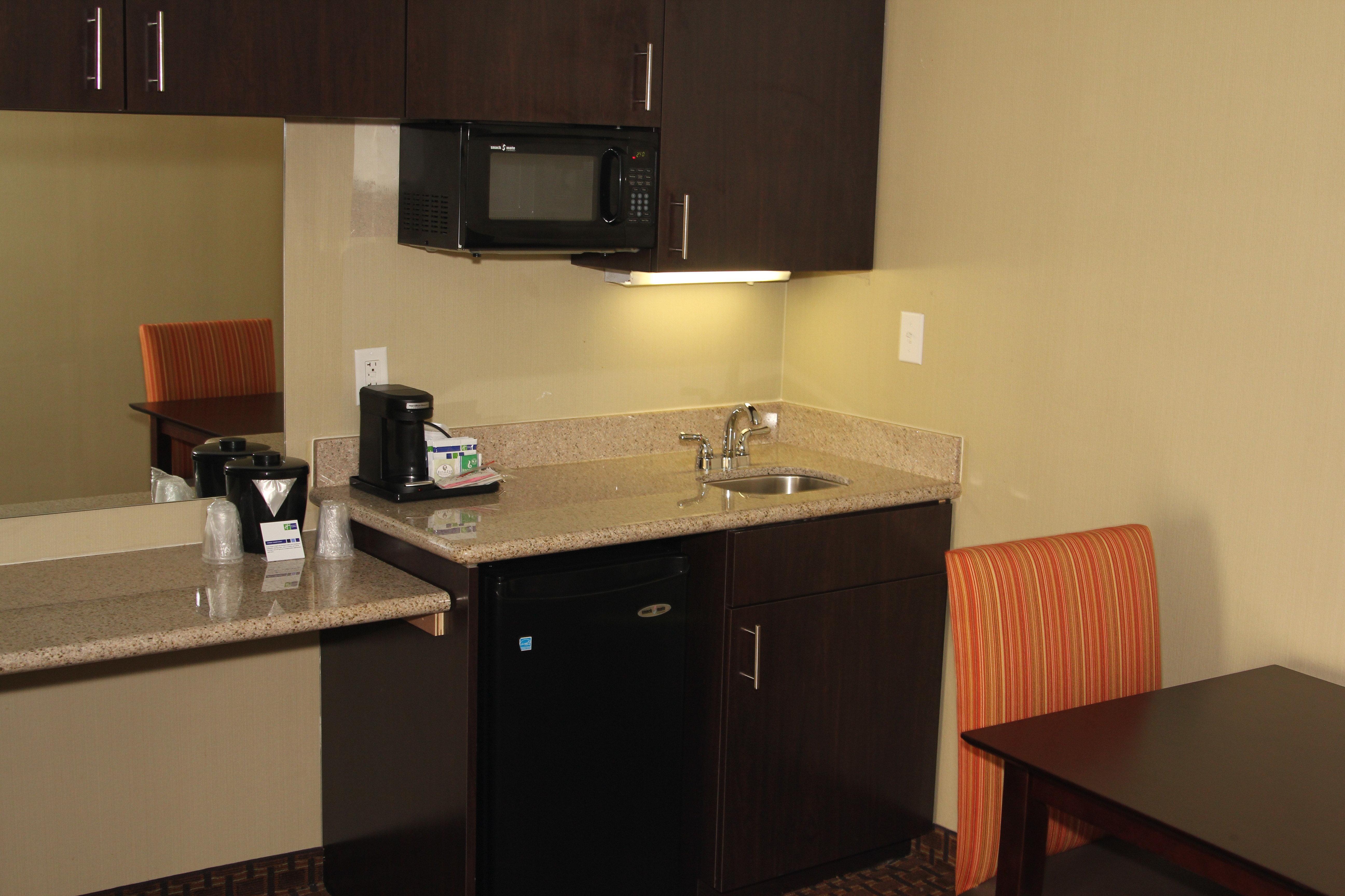 Hotel Express & W - Airport Area By Ihg Indianapolis