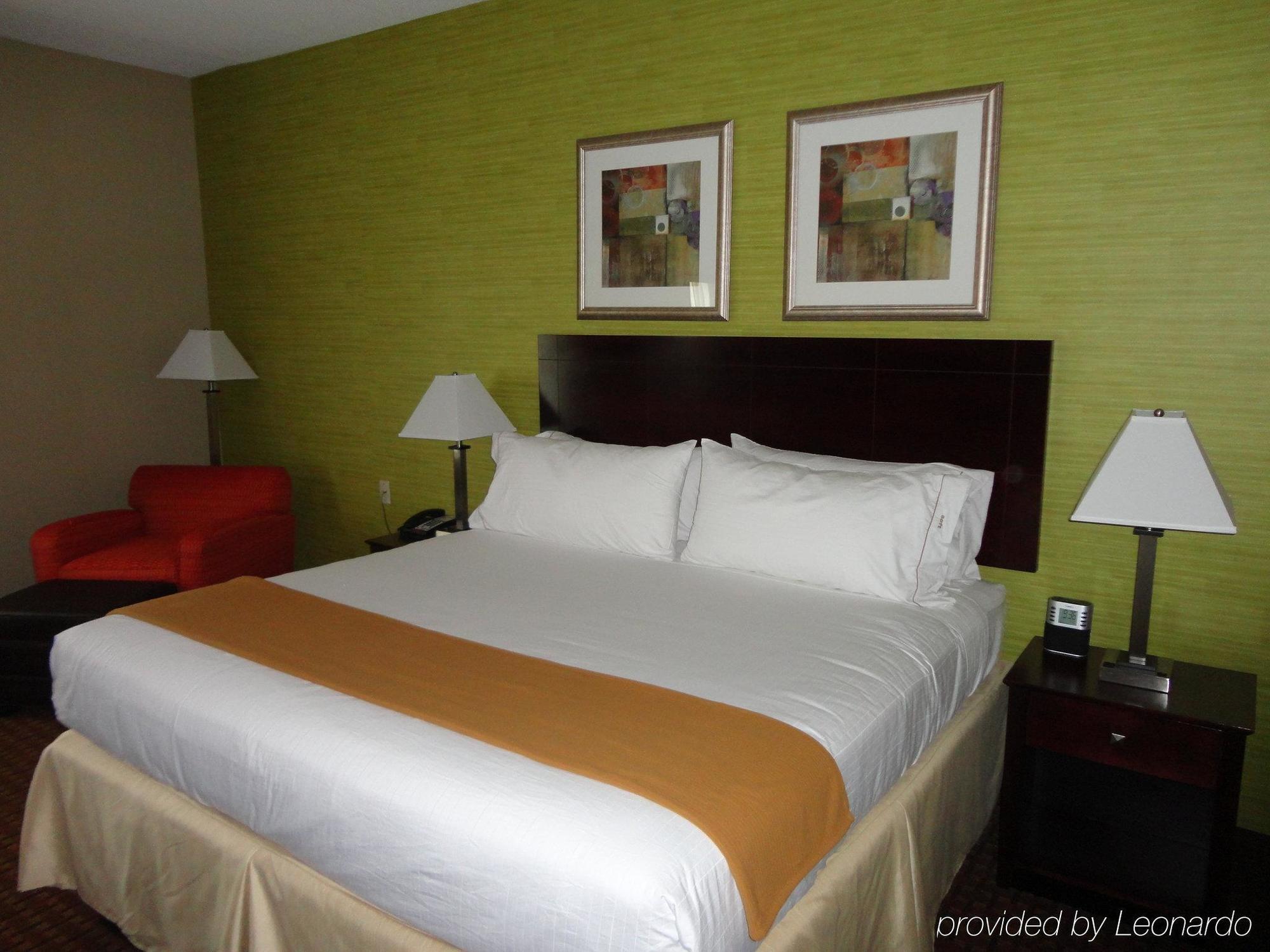Express & W - Airport Area By Ihg