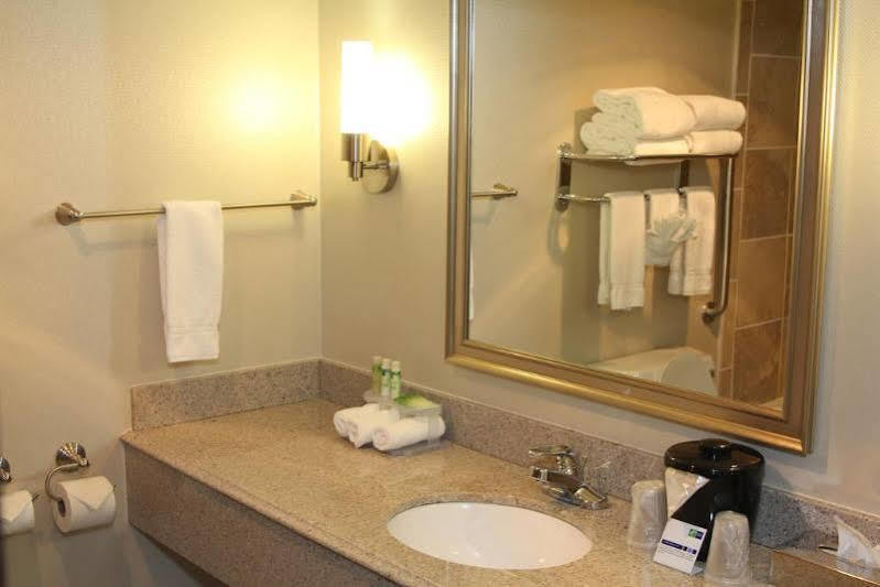 Hotel Express & W - Airport Area By Ihg 3*
