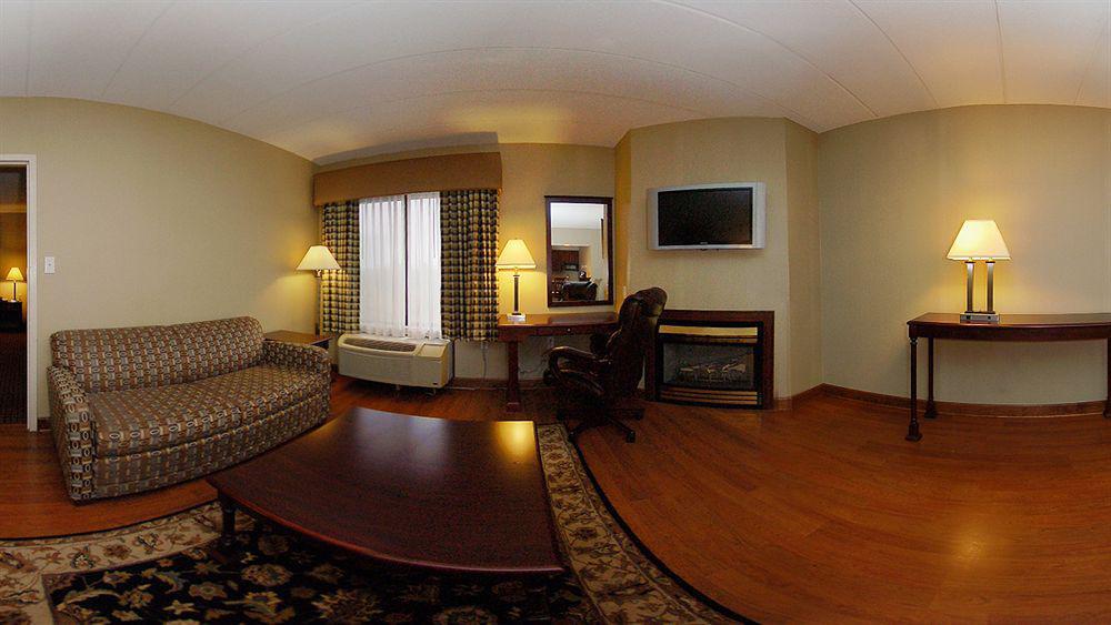 Express & W - Airport Area By Ihg 3* Indianapolis